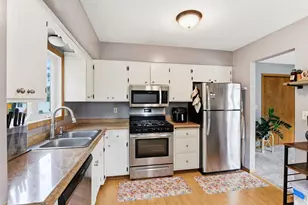 17627 Ionia Ct, Lakeville, MN 55044 - Photo 11