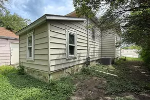 308 W College Dr, Marshall, MN 56258 - Photo 5