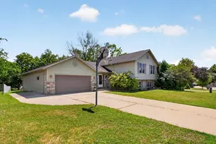 4022 Villa Rd NW, Rochester, MN 55901 - Photo 5