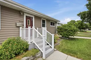 903 19th St N, Moorhead, MN 56560 - Photo 3
