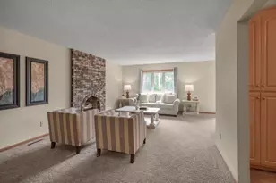 10221 Jeffery Ln, Corcoran, MN 55374 - Photo 3