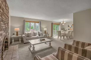 10221 Jeffery Ln, Corcoran, MN 55374 - Photo 5