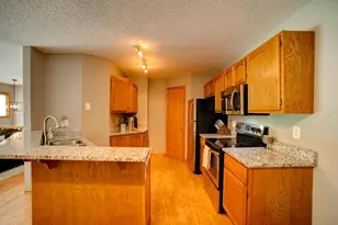 4793 Grenwich Rd N, Oakdale, MN 55128 - Photo 15