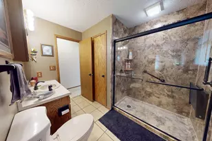 1825 Bayview Dr, Albert Lea, MN 56007 - Photo 9