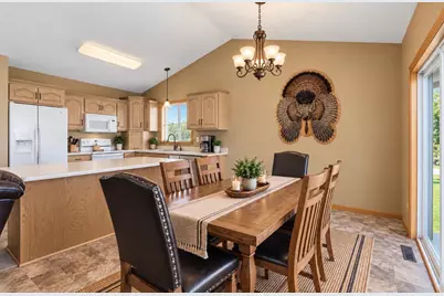 121 Shire Road N, Watkins, MN 55389 - Photo 9