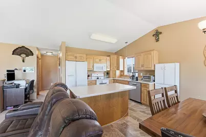 121 Shire Road N, Watkins, MN 55389 - Photo 7