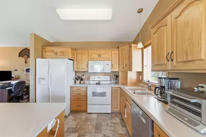 121 Shire Road N, Watkins, MN 55389 - Photo 11