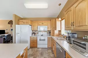 121 Shire Road N, Watkins, MN 55389 - Photo 11