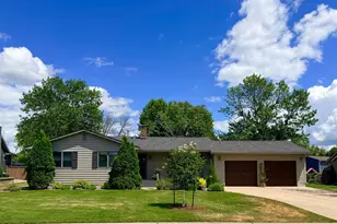 437 Crescent Dr, Albert Lea, MN 56007 - Photo 3