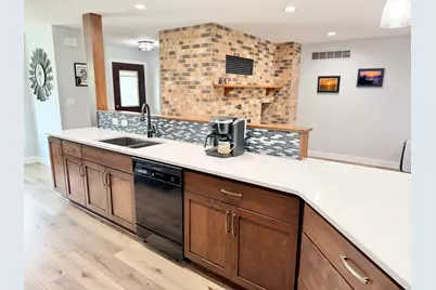 437 Crescent Drive, Albert Lea, MN 56007 - Photo 9