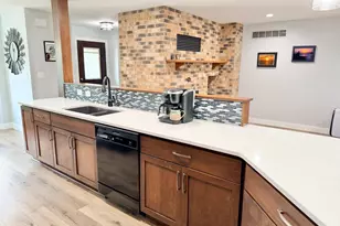 437 Crescent Dr, Albert Lea, MN 56007 - Photo 9