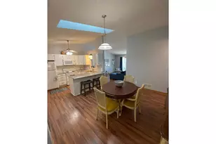 1060 Pondview Ct, Vadnais Heights, MN 55127 - Photo 9