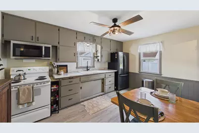 2111 1st Avenue SE, Austin, MN 55912 - Photo 3