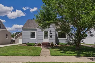 2111 1st Ave SE, Austin, MN 55912 - Photo 1