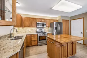 18716 Kalmar Ct, Lakeville, MN 55044 - Photo 5