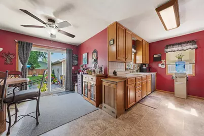 339 Jefferson Avenue, North Mankato, MN 56003 - Photo 5