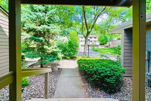 10245 Scarborough Rd, Bloomington, MN 55437 - Photo 15