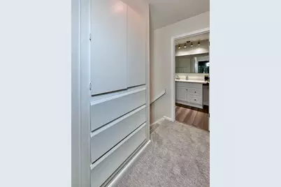 10245 Scarborough Road, Bloomington, MN 55437 - Photo 9
