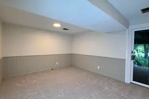 10245 Scarborough Rd, Bloomington, MN 55437 - Photo 25