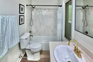 10245 Scarborough Rd, Bloomington, MN 55437 - Photo 21