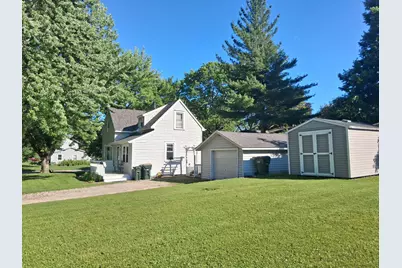 194 5th Avenue NE, Hutchinson, MN 55350 - Photo 1
