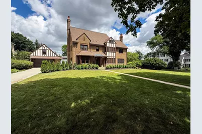 909 8th Street SW, Rochester, MN 55902 - Photo 1