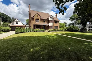 909 8th St SW, Rochester, MN 55902 - Photo 1