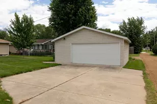 948 Main St S, Shakopee, MN 55379 - Photo 31