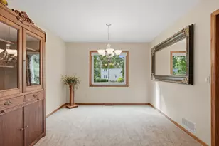 9445 Hillingdon Rd, Woodbury, MN 55125 - Photo 5