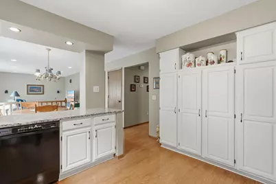 9445 Hillingdon Road, Woodbury, MN 55125 - Photo 7