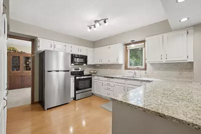 9445 Hillingdon Road, Woodbury, MN 55125 - Photo 5