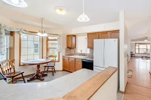 2144 Albemarle Ct N, Roseville, MN 55113 - Photo 13