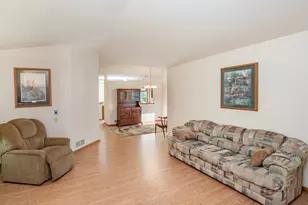2144 Albemarle Ct N, Roseville, MN 55113 - Photo 9