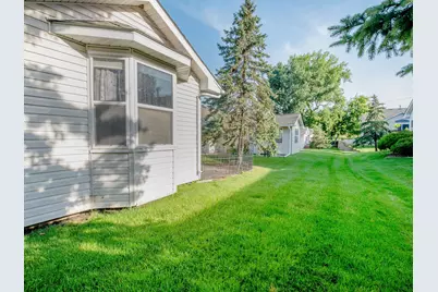 2144 Albemarle Court N, Roseville, MN 55113 - Photo 27