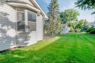 2144 Albemarle Ct N, Roseville, MN 55113 - Photo 27