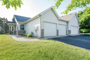 2144 Albemarle Ct N, Roseville, MN 55113 - Photo 1