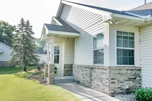 2144 Albemarle Ct N, Roseville, MN 55113 - Photo 3