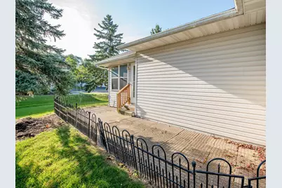 2144 Albemarle Court N, Roseville, MN 55113 - Photo 29