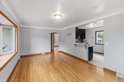2711 5th Avenue E, North Saint Paul, MN 55109 - Photo 3