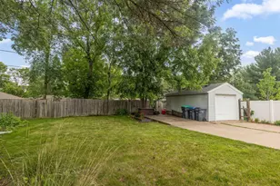 2711 5th Ave E, North Saint Paul, MN 55109 - Photo 37
