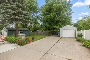 2711 5th Ave E, North Saint Paul, MN 55109 - Photo 35