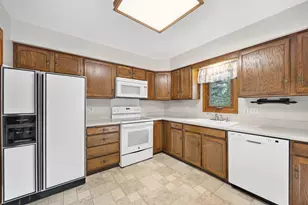 3830 Idaho Ave N, Crystal, MN 55427 - Photo 7