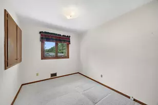 3830 Idaho Ave N, Crystal, MN 55427 - Photo 9