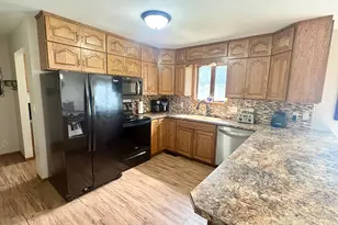 1365 7th St, Dawson, MN 56232 - Photo 3
