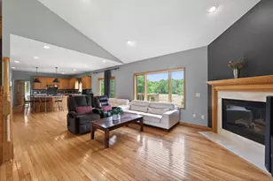 1511 Oakview Ct, Hugo, MN 55038 - Photo 5
