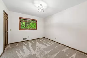 151 Choctaw Cir, Chanhassen, MN 55317 - Photo 17