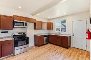 852 Ashland Ave, Saint Paul, MN 55104 - Photo 11