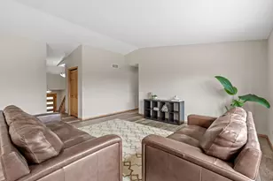 804 Grant Ave, Hudson, WI 54016 - Photo 9