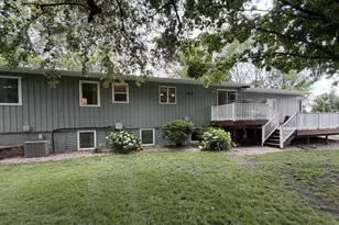 328 Park St, Sherburn, MN 56171 - Photo 7