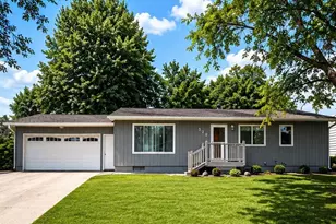 328 Park St, Sherburn, MN 56171 - Photo 1